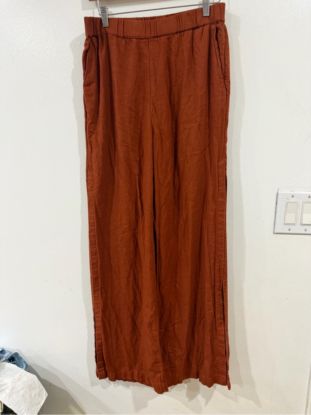 Abercrombie & Fitch Men's Wide-Leg Hemp-Blend Pants in Rust